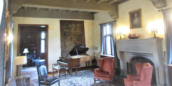 Manor living room.