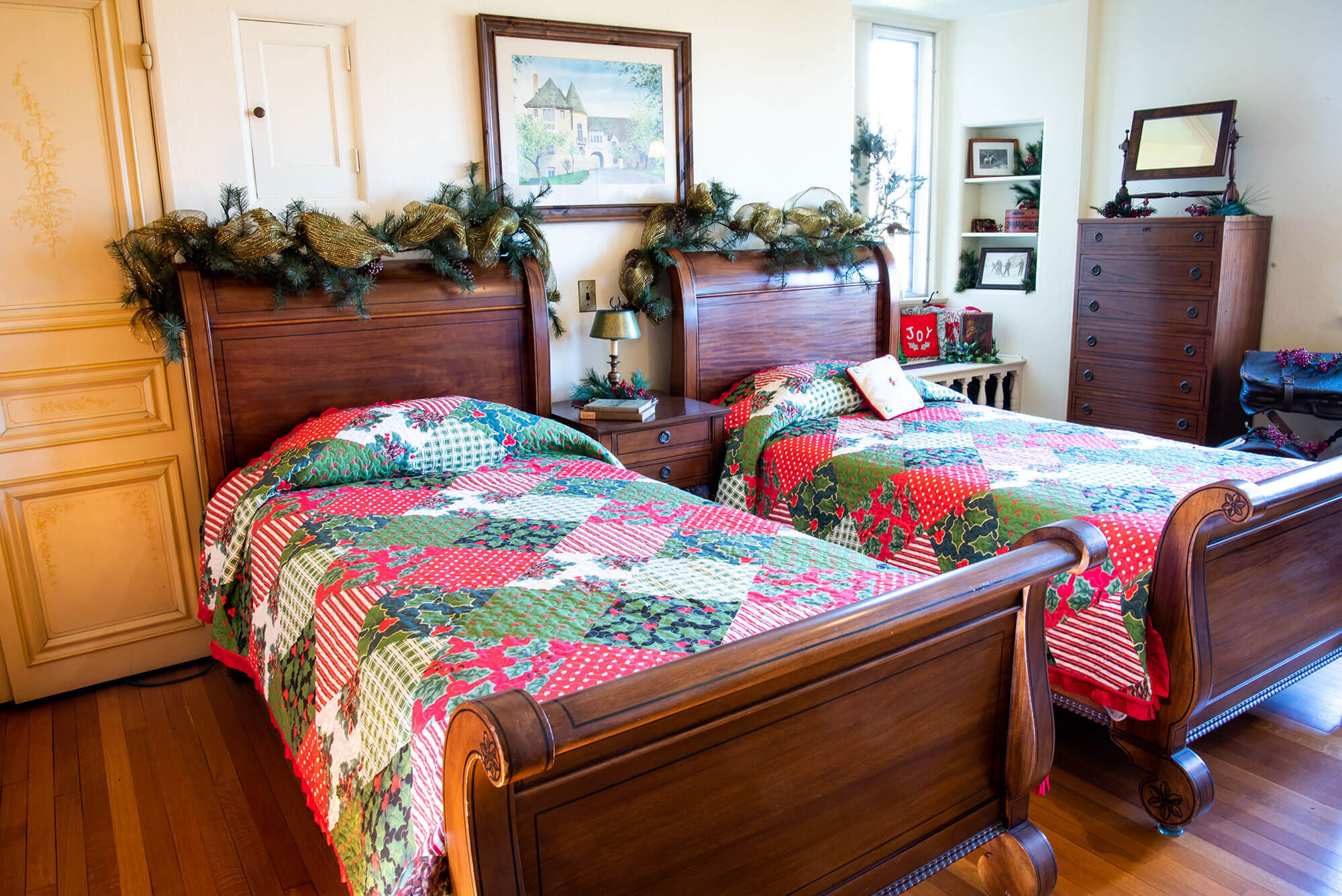 Another bedroom decorated with Christmas ornaments.