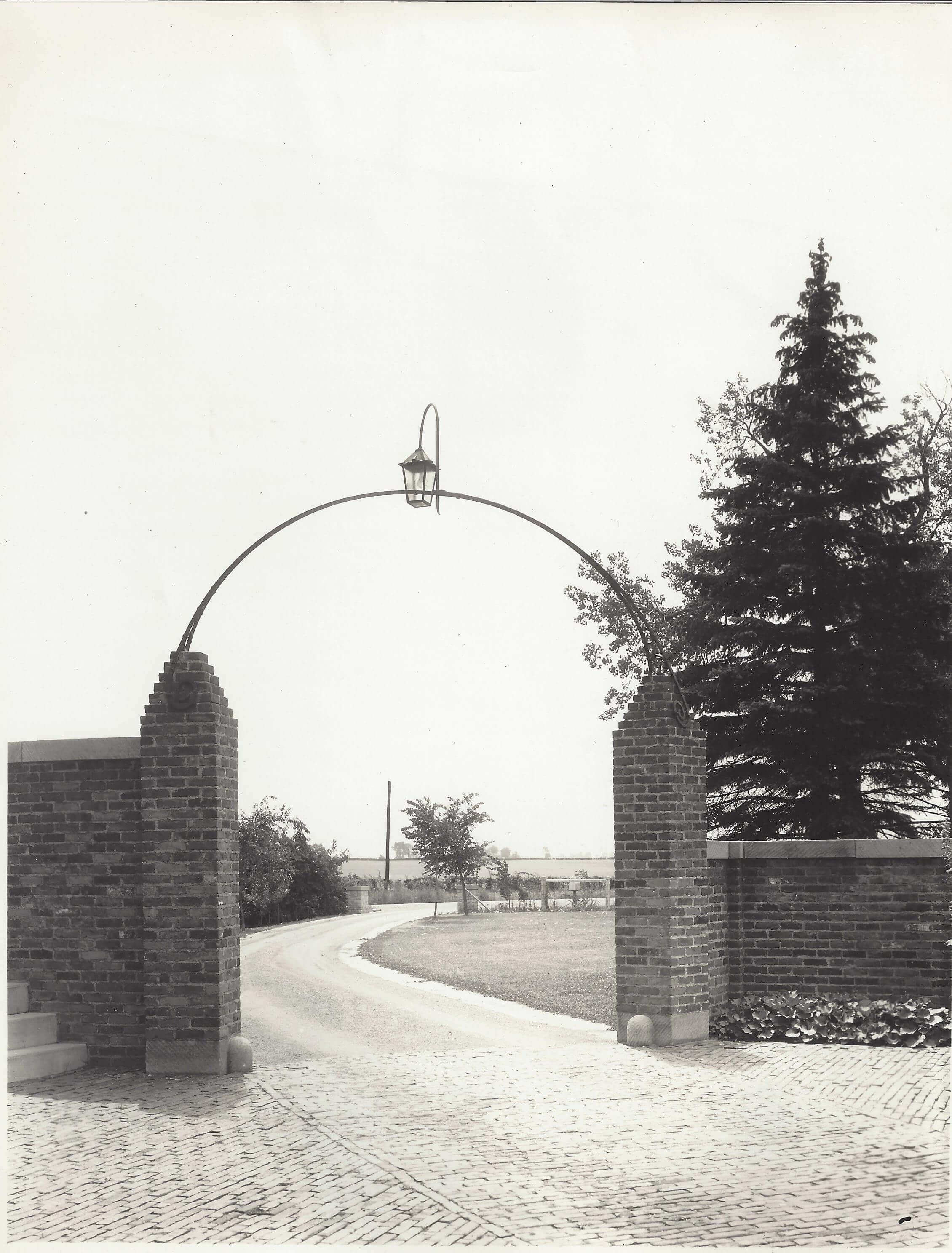 Arch on the entrance of the Ewing Manor.